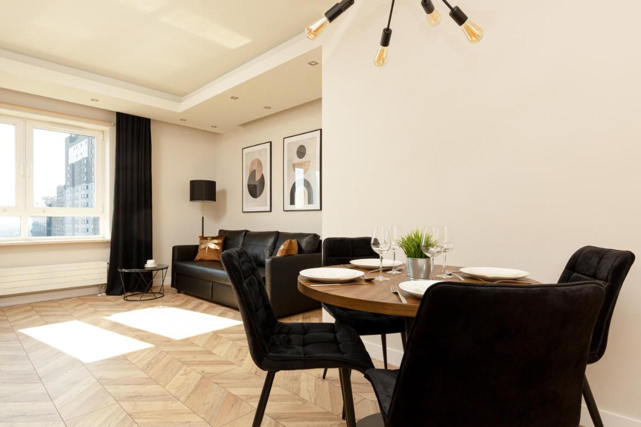 Platinum Towers Apartment With Parking By Renters Prestige วอร์ซอ ภายนอก รูปภาพ