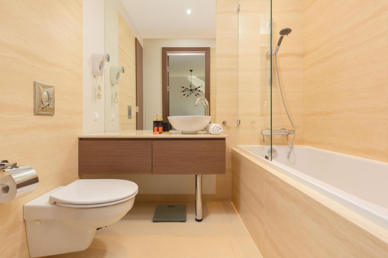 Platinum Towers Apartment With Parking By Renters Prestige วอร์ซอ ภายนอก รูปภาพ