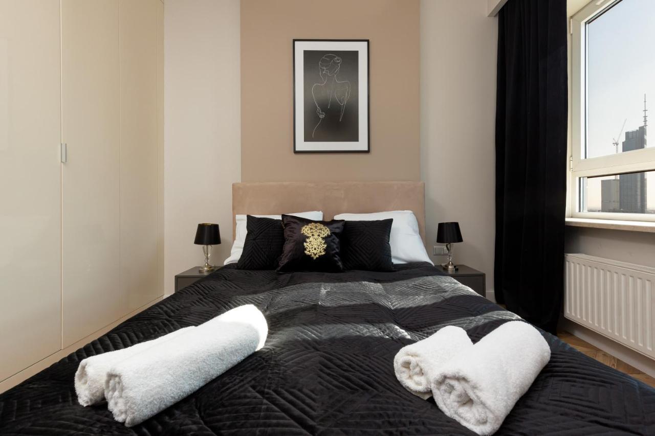 Platinum Towers Apartment With Parking By Renters Prestige วอร์ซอ ภายนอก รูปภาพ